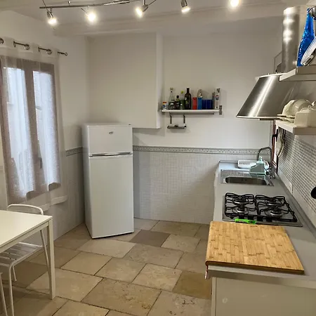 Appartamento Pozzo Traiano 16 Brindisi