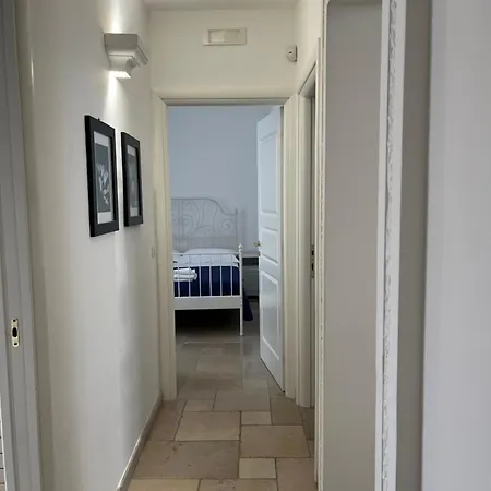 Pozzo Traiano 16 * Brindisi
