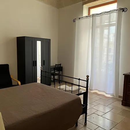 Pozzo Traiano 16 *