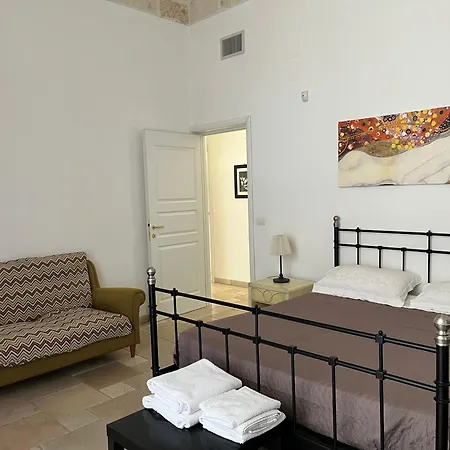Pozzo Traiano 16 * Brindisi